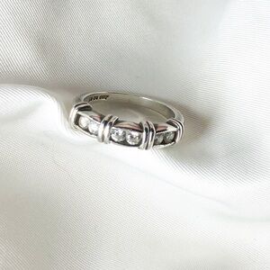🚨EXPIRES🔜 Vintage diamonique six stone sterling silver ring